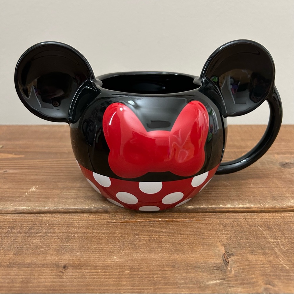 Disney Parks Minnie Ears Icon Dots Bow Signature XOXO Ceramic Coffee Mug